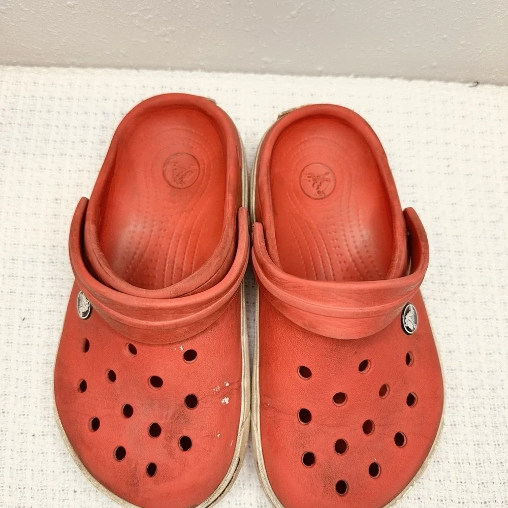 Kids Red Crocs Classic Clogs Comfortable Slip On Shoes‎ Youth Size 2 Retro